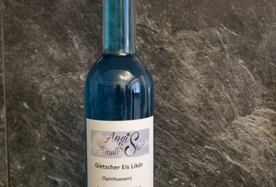 Flasche mit Gletschereislikör